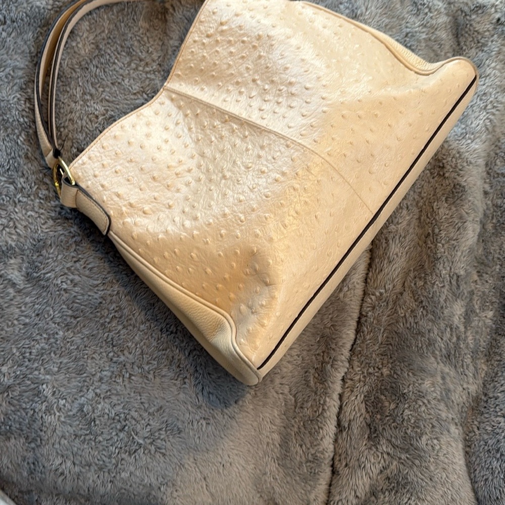 G.I.L.I Cream Textured Women's Bag - Picture 2 of 7